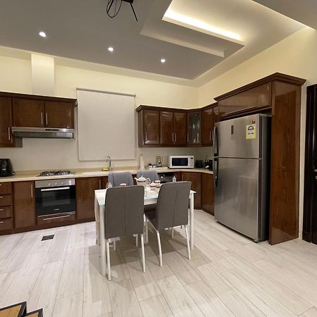 شقق خاصه بطابع حديث وفندقي - تسجيل ذاتي Private Apartments With Modern Vibes - Self Checkin Rijad Zewnętrze zdjęcie