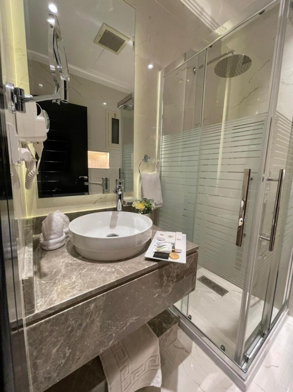 شقق خاصه بطابع حديث وفندقي - تسجيل ذاتي Private Apartments With Modern Vibes - Self Checkin Rijad Zewnętrze zdjęcie