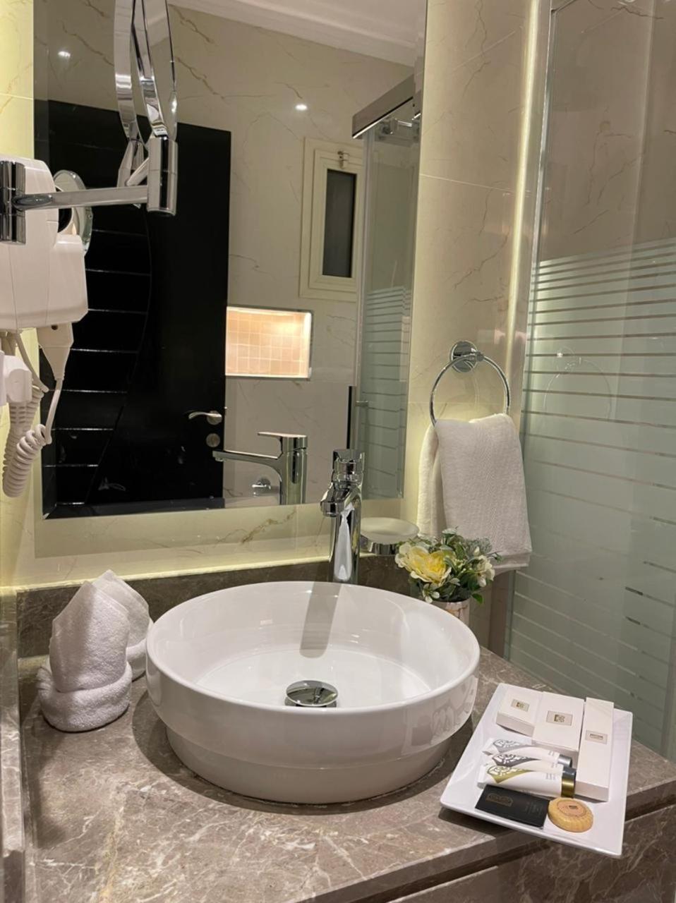 شقق خاصه بطابع حديث وفندقي - تسجيل ذاتي Private Apartments With Modern Vibes - Self Checkin Rijad Zewnętrze zdjęcie
