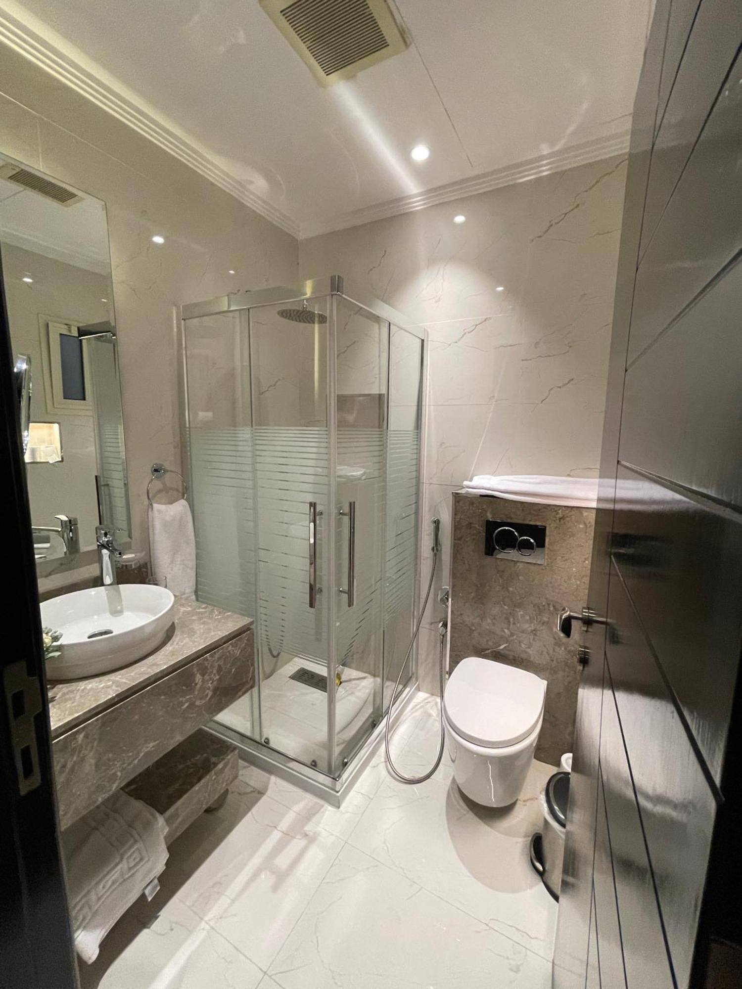 شقق خاصه بطابع حديث وفندقي - تسجيل ذاتي Private Apartments With Modern Vibes - Self Checkin Rijad Zewnętrze zdjęcie