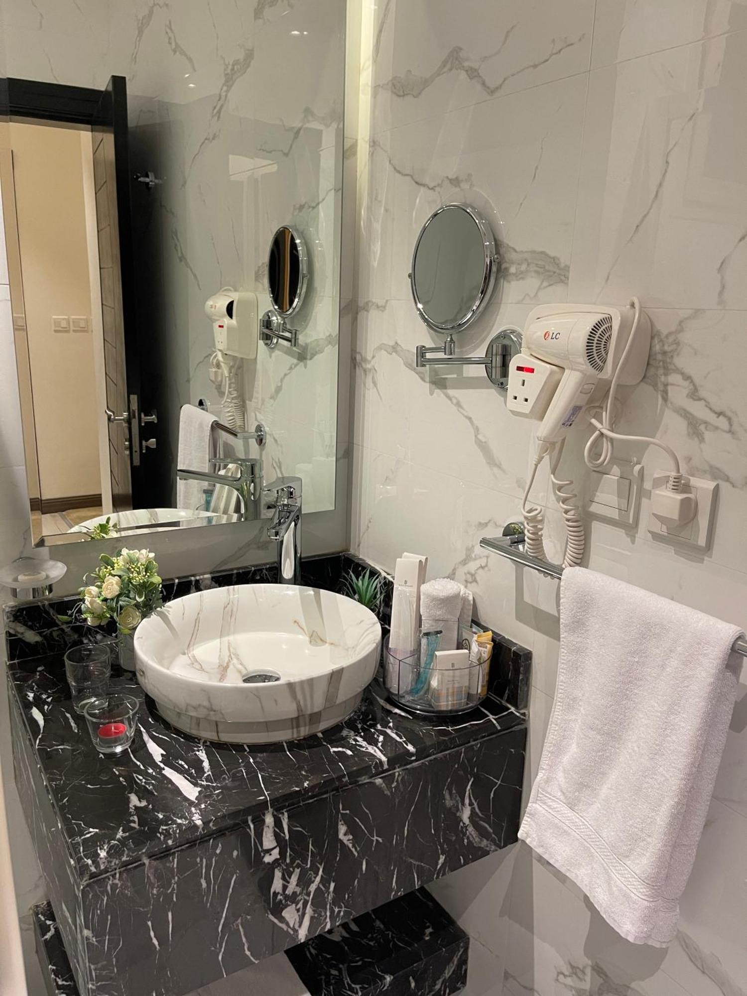 شقق خاصه بطابع حديث وفندقي - تسجيل ذاتي Private Apartments With Modern Vibes - Self Checkin Rijad Zewnętrze zdjęcie